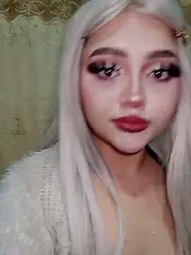 Snapshot of lya_nekko_ chatting on June 8, 12:14 am lya nekko online show from June 8, 12:14 am