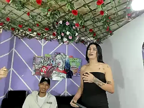 Snapshot of DAHNE_HOT_ chatting on June 4, 1:39 pm DAHNE HOT online show from June 4, 1:39 pm