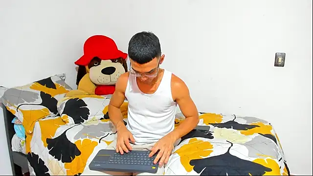 Snapshot of Teo_Rave chatting on April 28, 2:27 am Teo Rave online show from April 28, 2:27 am