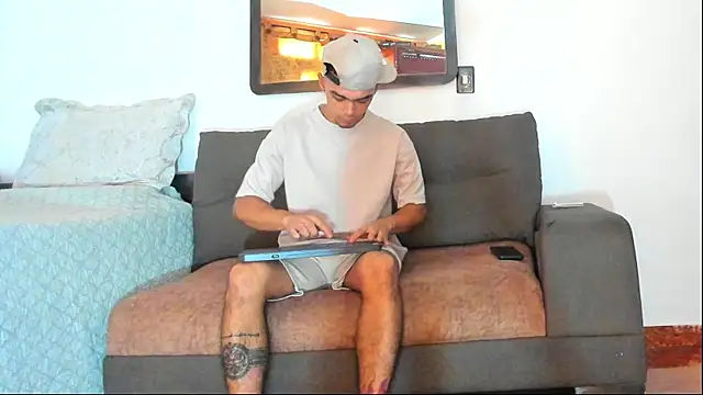 Snapshot of Teo_Rave chatting on May 5, 6:38 pm Teo Rave online show from May 5, 6:38 pm