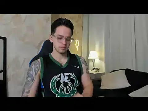 Snapshot of RONNY_COLTON chatting on May 17, 11:06 am RONNY COLTON online show from May 17, 11:06 am