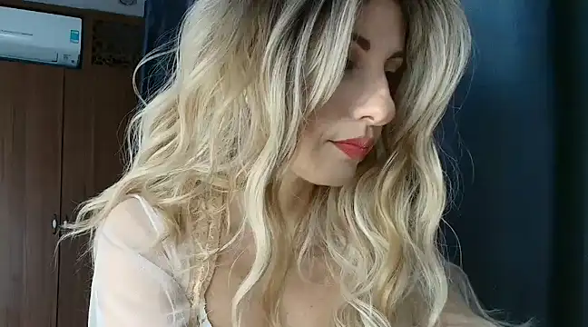 Snapshot of _horny_sexy_ chatting on February 10, 3:13 am  horny sexy  online show from February 10, 3:13 am