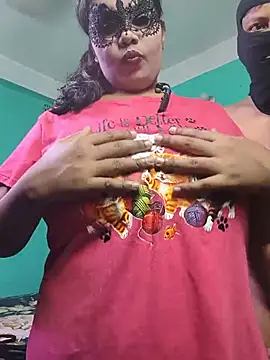 Snapshot of Hot_Cupole chatting on July 6, 2:47 pm Hot Cupole online show from July 6, 2:47 pm