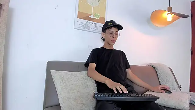 Snapshot of dax_blaze chatting on April 24, 12:40 pm dax blaze online show from April 24, 12:40 pm
