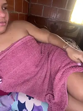 Snapshot of Candelita-hott chatting on May 4, 12:34 pm Candelita-hott online show from May 4, 12:34 pm