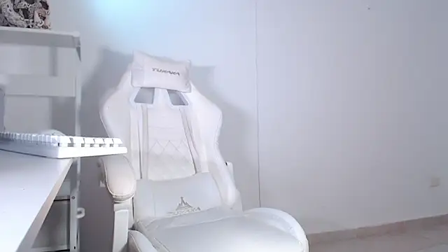 Snapshot of CaishenX_ chatting on April 25, 3:20 am CaishenX online show from April 25, 3:20 am