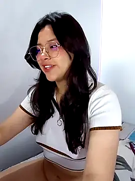 Snapshot of _Juno chatting on April 27, 1:20 pm Juno online show from April 27, 1:20 pm