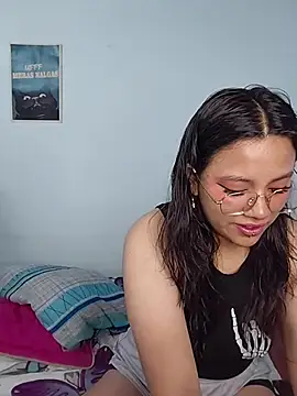 Snapshot of _Juno chatting on June 27, 5:40 pm Juno online show from June 27, 5:40 pm
