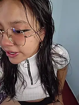 Snapshot of _Juno chatting on July 7, 4:55 pm Juno online show from July 7, 4:55 pm