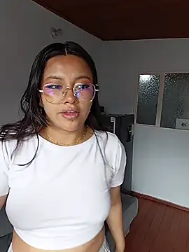 Snapshot of _Juno chatting on July 16, 3:18 pm Juno online show from July 16, 3:18 pm