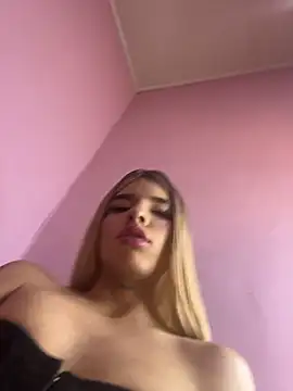 Snapshot of Valery2_salazar chatting on May 29, 6:44 am Valery2 salazar online show from May 29, 6:44 am