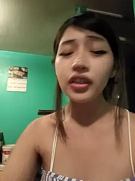 Snapshot of HonyHanna chatting on April 24, 2:47 am HonyHanna online show from April 24, 2:47 am