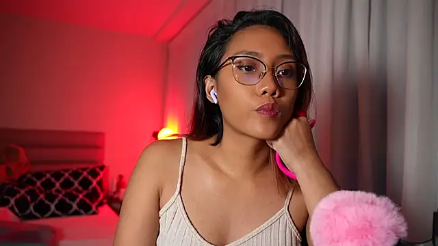 Snapshot of VexaNyx chatting on June 21, 1:13 pm VexaNyx online show from June 21, 1:13 pm