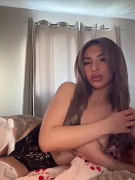 Snapshot of Hisnaughtylilthing chatting on April 23, 6:21 pm Hisnaughtylilthing online show from April 23, 6:21 pm