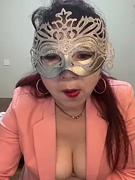 Snapshot of lucy-698 chatting on May 1, 12:32 pm lucy-698 online show from May 1, 12:32 pm