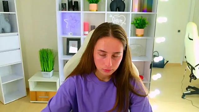 NadinnL online show from April 21, 6:52 am