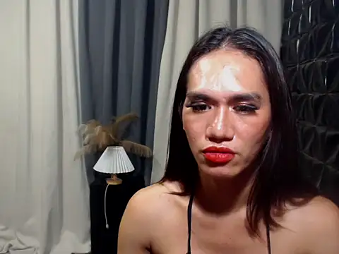 Queen Haliyah online show from May 15, 11:45 pm