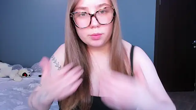 Snapshot of Boobsy_girl chatting on May 7, 12:54 pm Boobsy girl online show from May 7, 12:54 pm
