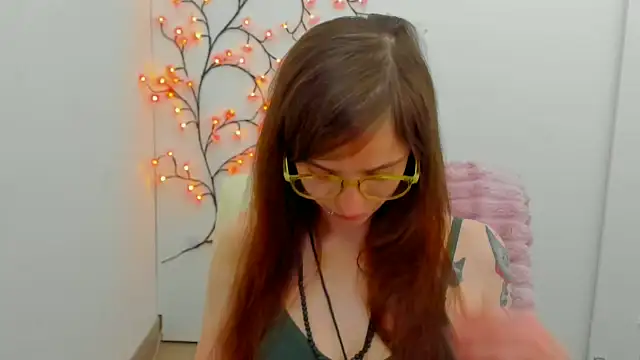 Snapshot of Luna_Tantra chatting on June 27, 1:17 pm Luna Tantra online show from June 27, 1:17 pm