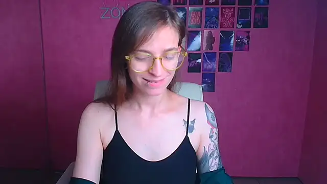 Snapshot of Luna_Tantra chatting on July 4, 10:27 pm Luna Tantra online show from July 4, 10:27 pm