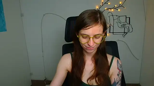 Snapshot of Luna_Tantra chatting on July 16, 1:50 pm Luna Tantra online show from July 16, 1:50 pm