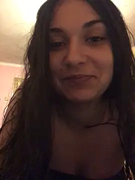 Snapshot of amira1348 chatting on June 18, 8:35 pm amira1348 online show from June 18, 8:35 pm