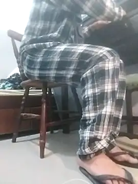 hiddenbig online show from April 22, 9:27 pm