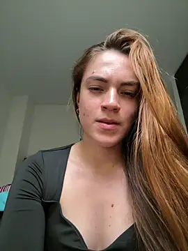 Snapshot of _EmmaDavis_ chatting on June 5, 9:42 pm EmmaDavis online show from June 5, 9:42 pm