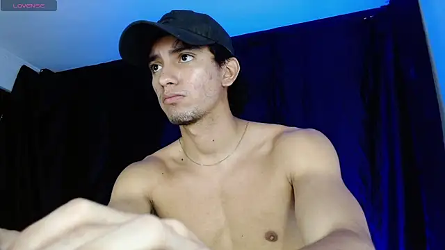 Snapshot of dante_18cm_ chatting on May 15, 11:34 pm dante 18cm online show from May 15, 11:34 pm