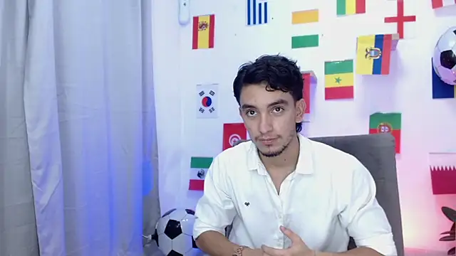 Snapshot of dante_18cm_ chatting on June 15, 2:47 am dante 18cm online show from June 15, 2:47 am