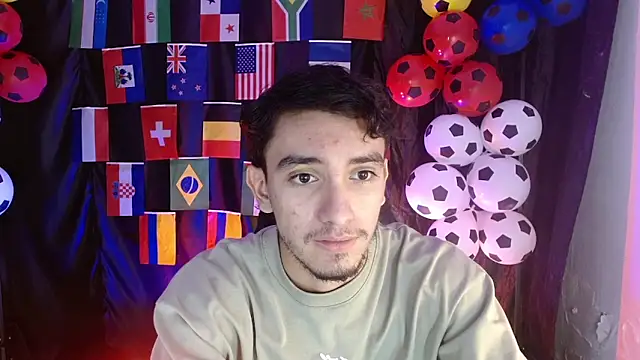 Snapshot of dante_18cm_ chatting on June 23, 12:30 am dante 18cm online show from June 23, 12:30 am