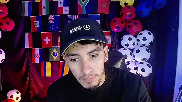 Snapshot of dante_18cm_ chatting on June 27, 12:37 am dante 18cm online show from June 27, 12:37 am
