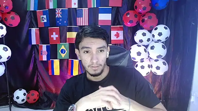 Snapshot of dante_18cm_ chatting on June 30, 1:17 am dante 18cm online show from June 30, 1:17 am