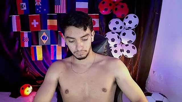 Snapshot of dante_18cm_ chatting on July 14, 12:24 am dante 18cm online show from July 14, 12:24 am