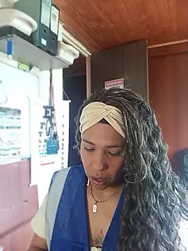 Snapshot of Ivon_C chatting on May 26, 1:29 pm Ivon C online show from May 26, 1:29 pm