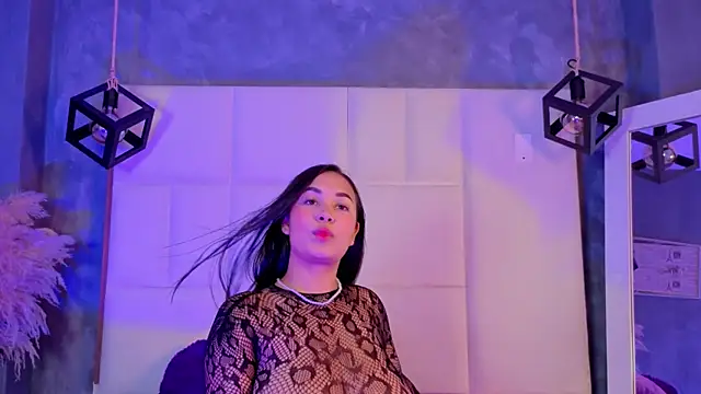 Snapshot of Violetta_rose_ chatting on June 4, 11:00 pm Violetta rose online show from June 4, 11:00 pm