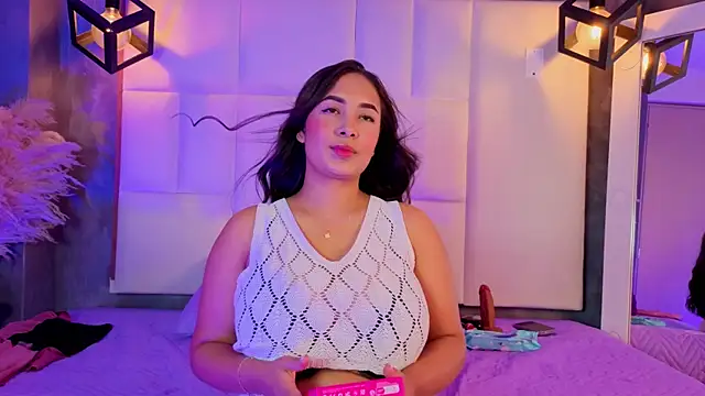 Snapshot of Violetta_rose_ chatting on June 7, 12:15 am Violetta rose online show from June 7, 12:15 am
