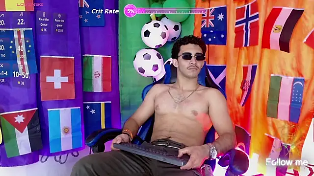 Snapshot of caius_bigcock1 chatting on July 17, 12:23 pm caius bigcock1 online show from July 17, 12:23 pm