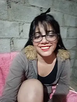 Snapshot of Dayii_sweet chatting on May 27, 9:45 pm Dayii sweet online show from May 27, 9:45 pm