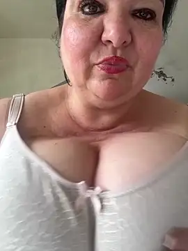 curvymilfmicha online show from April 21, 11:38 am