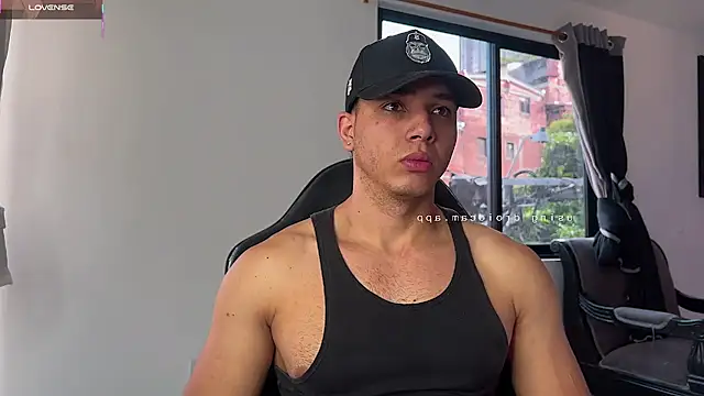 Snapshot of Maxx_valiant chatting on July 8, 12:53 pm Maxx valiant online show from July 8, 12:53 pm
