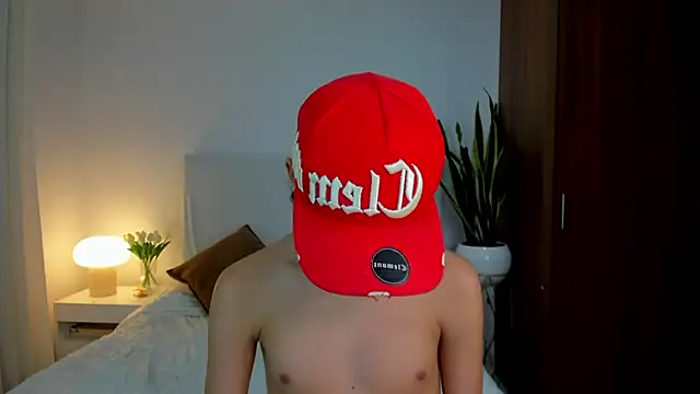 Snapshot of milan_zapata chatting on June 6, 12:27 am milan zapata online show from June 6, 12:27 am