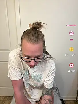 blackwidowlaced online show from April 30, 4:08 am