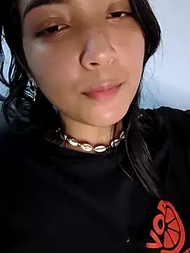 Snapshot of Thanilopera chatting on April 28, 2:38 am Thanilopera online show from April 28, 2:38 am