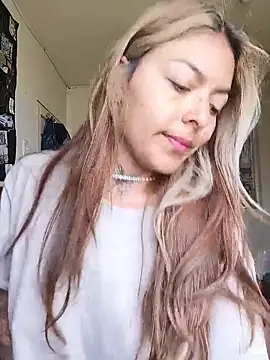Snapshot of evafuckasd chatting on June 6, 2:44 pm evafuckasd online show from June 6, 2:44 pm
