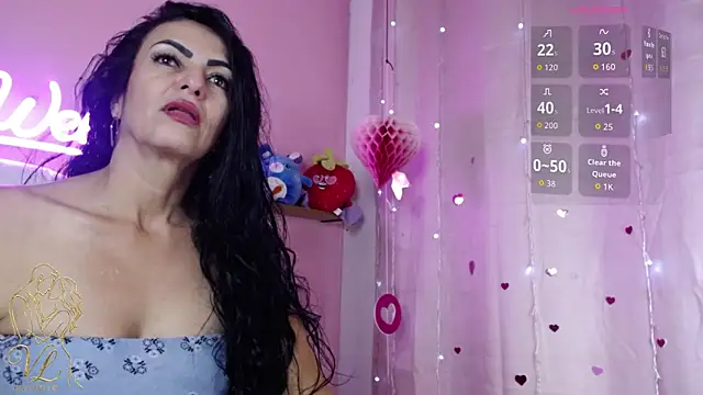 Snapshot of ishtarsexxx chatting on June 11, 12:43 am ishtarsexxx online show from June 11, 12:43 am