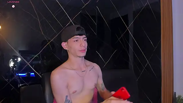  IanLark online show from June 3, 4:04 am