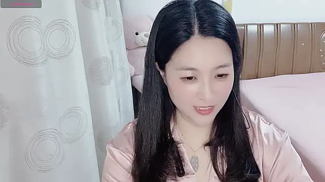 Snapshot of D-Misslu chatting on June 10, 12:15 pm D-Misslu online show from June 10, 12:15 pm