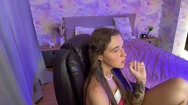 Snapshot of Tiana_Belle chatting on July 1, 1:07 am Tiana Belle online show from July 1, 1:07 am