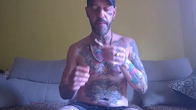 Snapshot of DuroHustler chatting on May 10, 3:39 pm DuroHustler online show from May 10, 3:39 pm